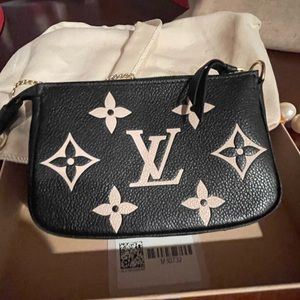 Louis Vuitton Mini Pochette Accessoires